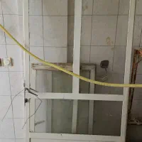 درب و پنجره آهنی در حد نو