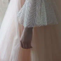 لباس عروس گلبه ای رنگ در حد ۸ تا ۱۲ سال کاملا نو