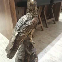مجسمه عقاب جنس گچی