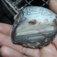 سنگ فکرکنم عقیق برای رازق روزی داخل مغازه یاخانه