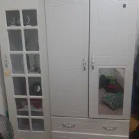 یک دست کمد لباس وکمددکوری