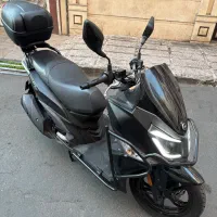 Sym j200 به همراه گارد، باکس ، پشتی و ترک بند