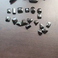 مقداری نگین شبق اصلی و معدنی