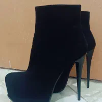 کفش پاشنه بلند مخملی