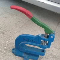 دستگاه پرس زن و منگنه کانگورو