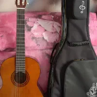 گیتار یاماها c40