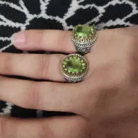 انگشتر الکساندریت خاص شبیه به هم