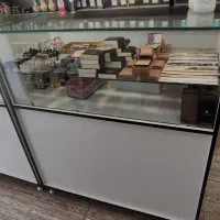 ویترین و قفسه