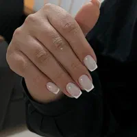 ناخن کار حرفه ایی
