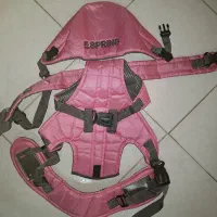 آغوشی برند اسپرینگ اصل، تمیز و کاملا نو ۳ حالته