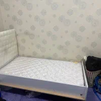 تخت و تشک نوزادی