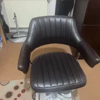 دو عدد صندلی جک دار پایه استیل در حد نو