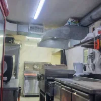 لوازم فست فود به همراه یک باب مغازه