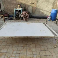 تخت آهنی|تخت و سرویس خواب|شیراز, تل حسینآباد|دیوار