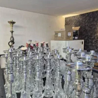 سری زن قلیان و یک نفر سالن کار