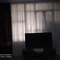 پرده و دست تک