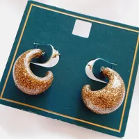 گوشواره نیم حلقه‌ ای شاینی عسلی|بدلیجات|گرگان, |دیوار