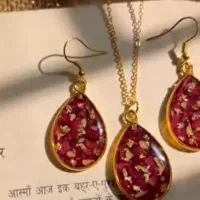 ساخت  گردن بند دستبند و گوشواره..با گل خشک طبیعی