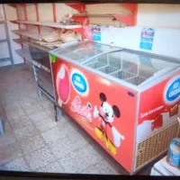 تعدادی وسایل سوپر مارکت ک شامل یخچال بستنی و یخچا
