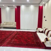 نشیمن عربی و بالشت