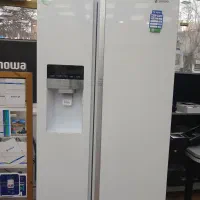 سایدهای ویترینی در فروشگاه کارخانه ویترین‌های دیگر