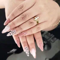 کاشت ناخن300