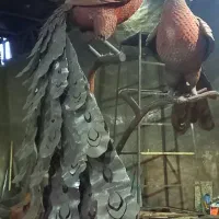 مجسمه طاووس فلزی