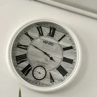 ساعت دیواری سفید