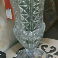 گلدان پایه دار بدون شکستگی