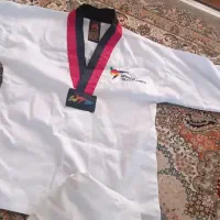 لباس و تجهیزات تکواندو