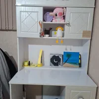 میز تحریر در حد نو