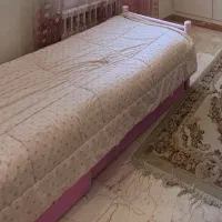 تخت نوجوان