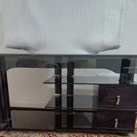 میزتلویزیون شیشه ای