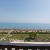 زمین-بر-یک-ساحل-مختص-تجاری-مسکونی