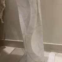 میز سنگی مرمریت مخصوص مجسمه و آباژور