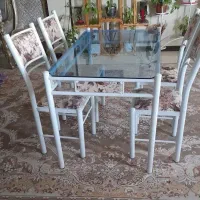 میز ناهارخوری شیشه ای