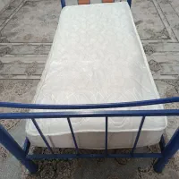 تخت فلزی یکنفره