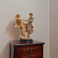 مجسمه آنتیک و کلکسیونی