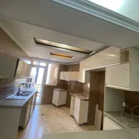 ۶۳ متر/روبه آفتاب/خوش نقشه بدون پرتی/اشرفی اصفهانی