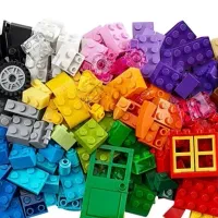 تعدادی لگو فله ای و دو ماشین ( فروش فوری با تخفیف