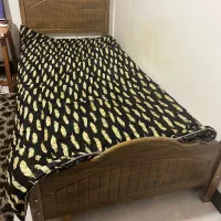 تخت یک نفره تمیز