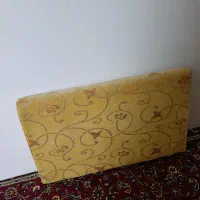 متکا در پشتی تمیز و سالم