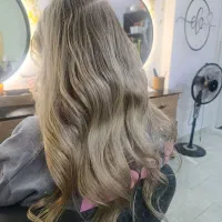 کاشت ناخن . فیروز ابرو . رنگ و لایت تخصصی