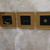 تعدادی کلید و پریز مارک ویرا