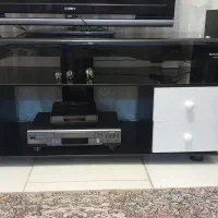 میز تلویزیون شیشه ای