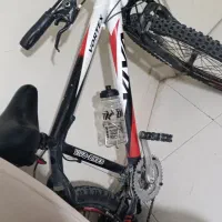 دوچرخه سایز 28بسیارعالی تخفیف  داره