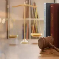 وکیل پایه یک دادگستری