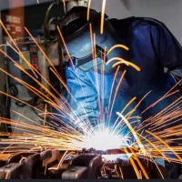 مونتاژکار و کمک مونتاژکار و کمک جوشکار