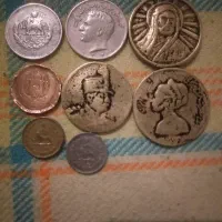 تعدادی سکه و مدال