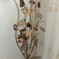 چراغ کنار سالن